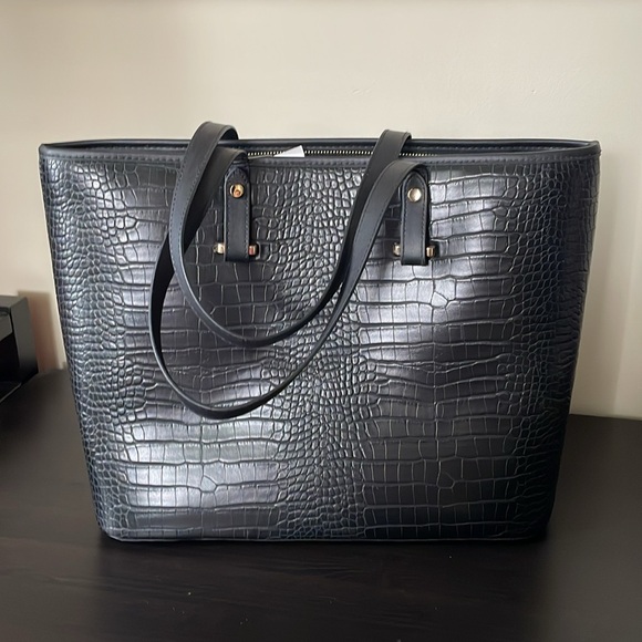 NWT H & M Black crocodile patterned tote bag - Picture 2 of 11
